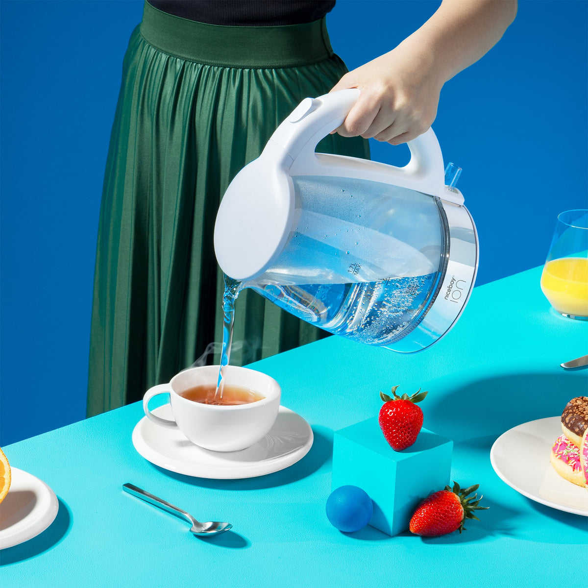 Kettle K1 Crystal Glass White